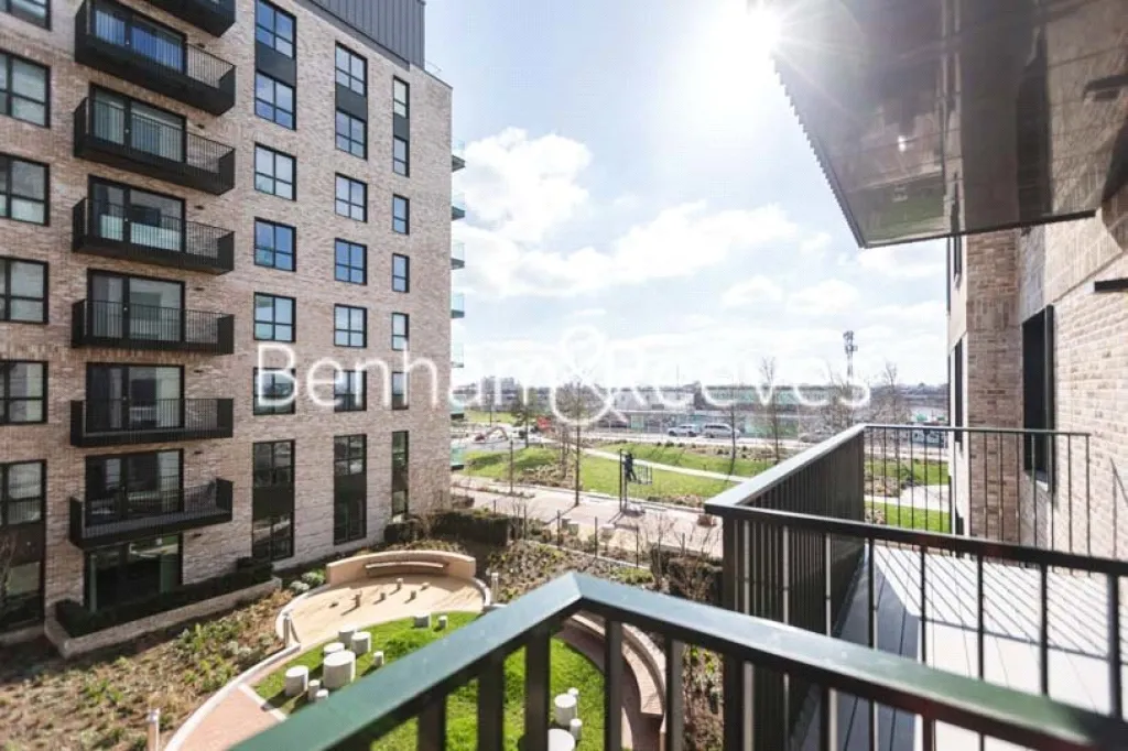 Cedrus Avenue, Southall, UB1, photo 5