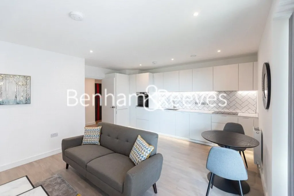 Cedrus Avenue, Southall, UB1, photo 6
