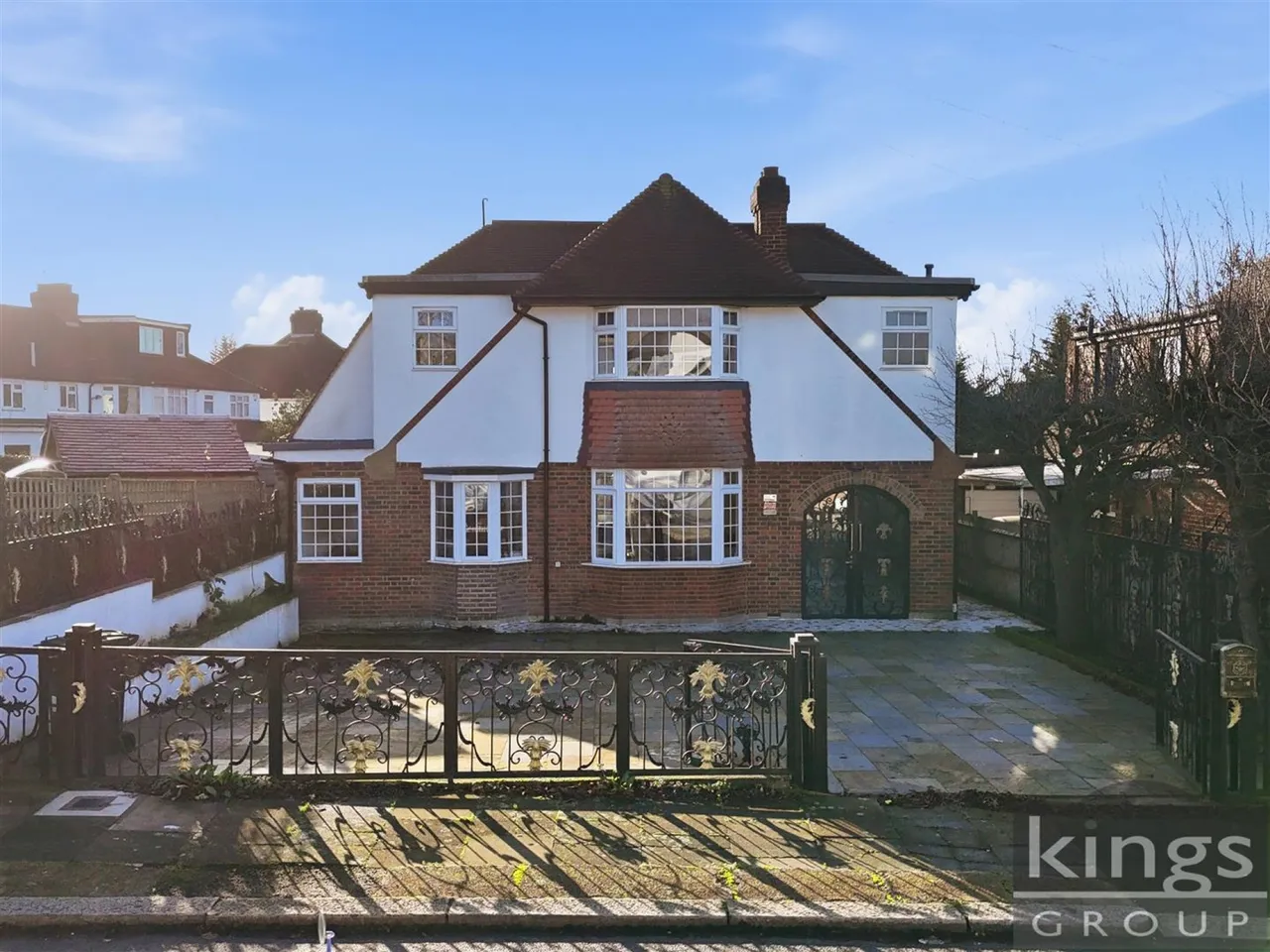 5 bed house for sale, Croft Close, London