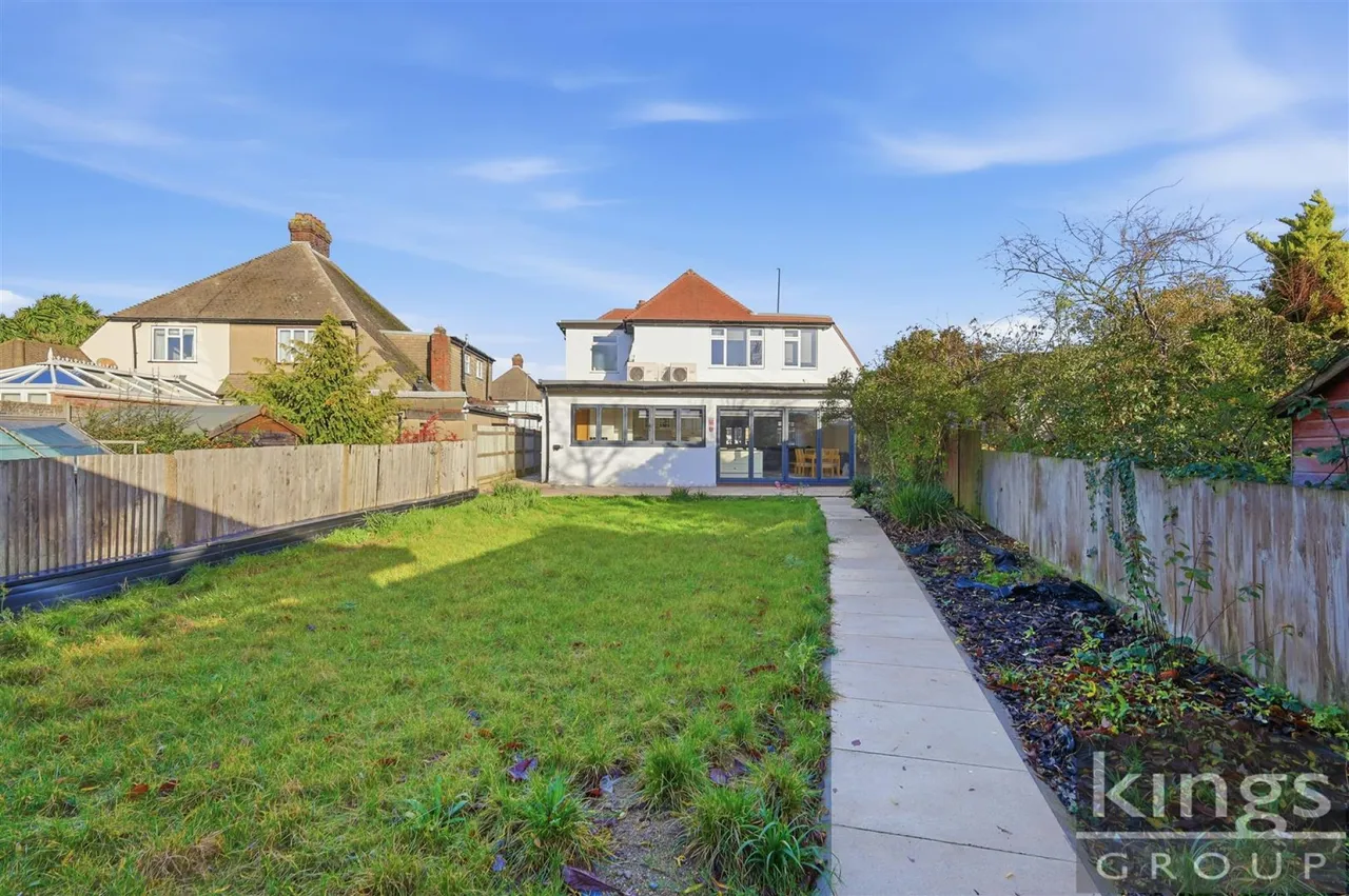 Croft Close, London, photo 31