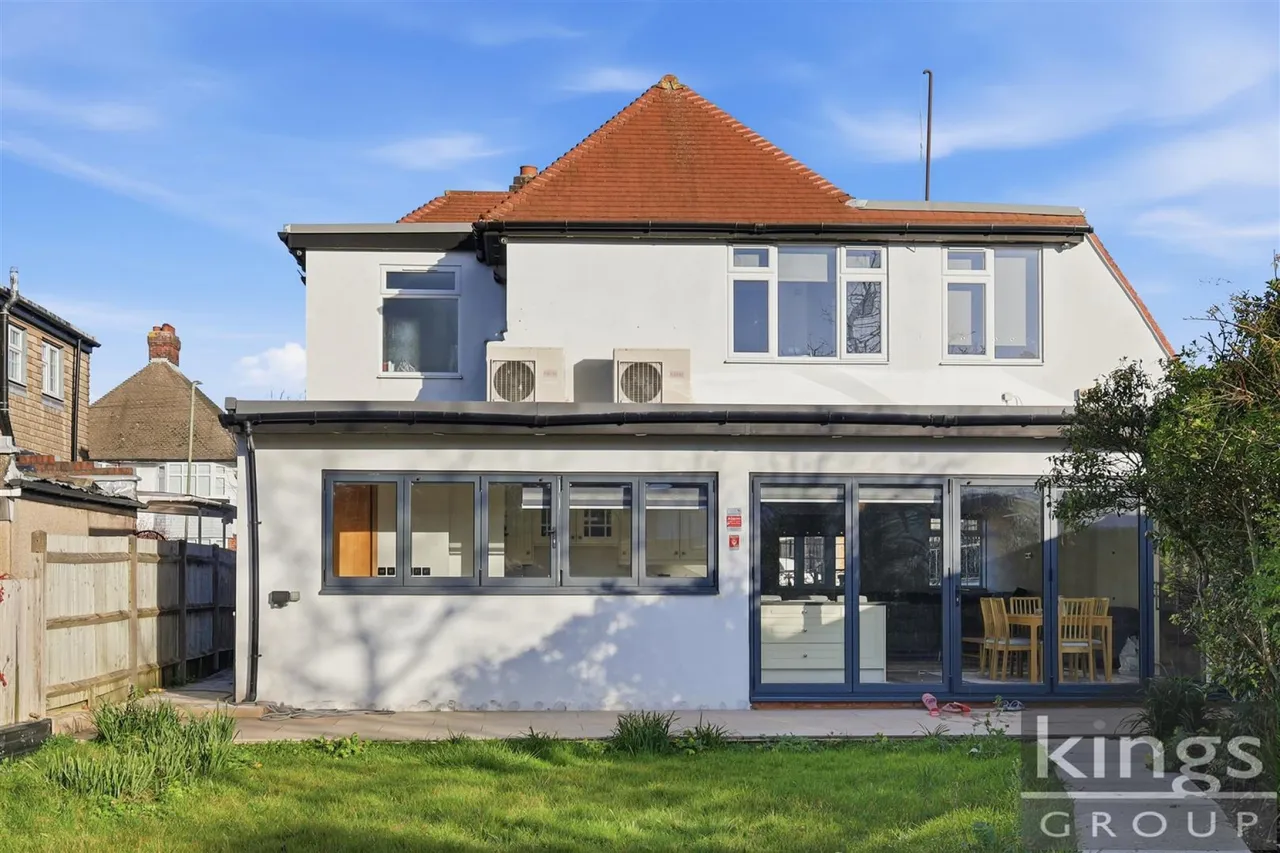 Croft Close, London, photo 32