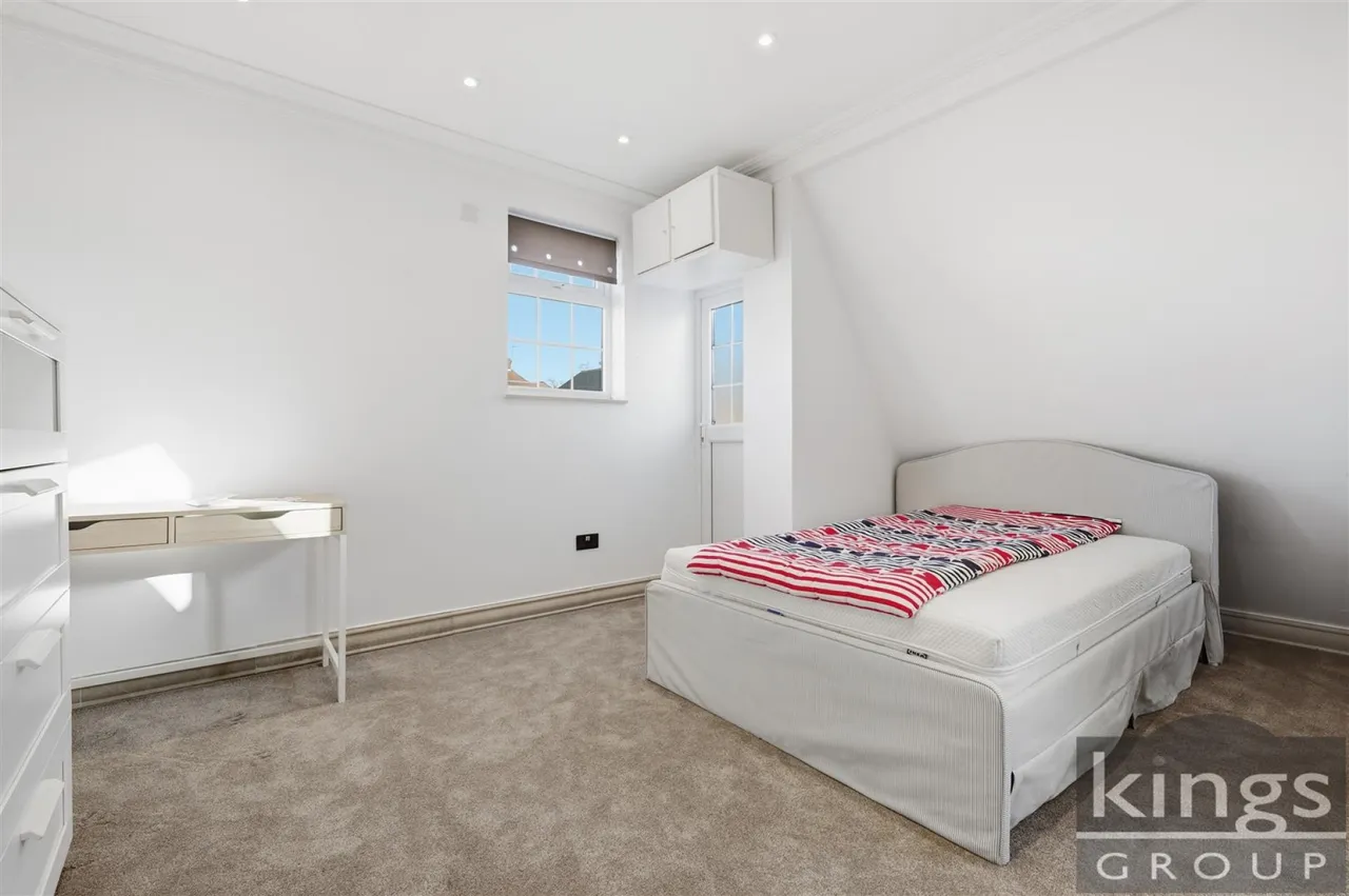Croft Close, London, photo 16