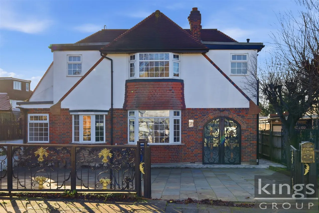Croft Close, London, photo 36
