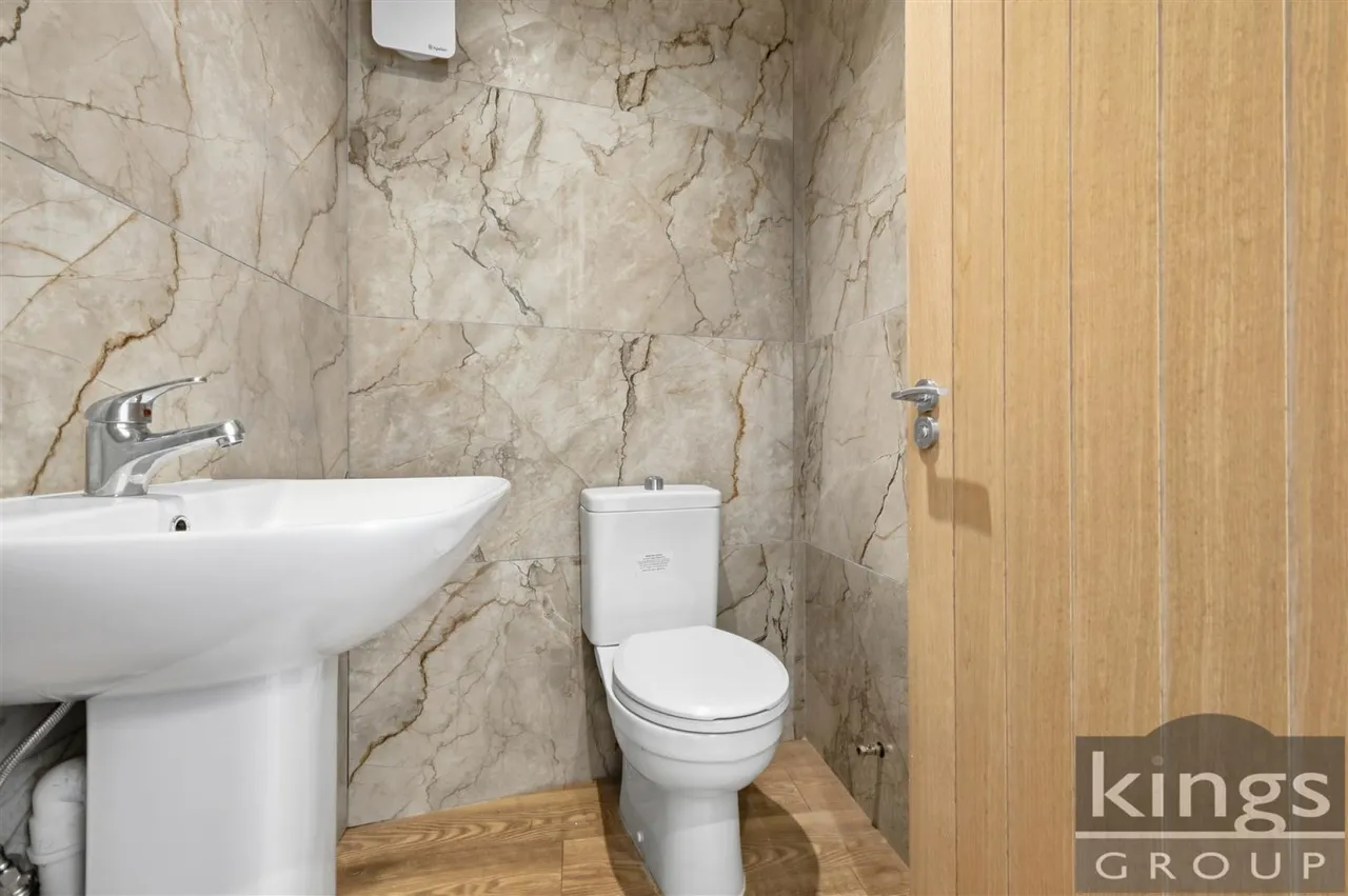 Croft Close, London, photo 30