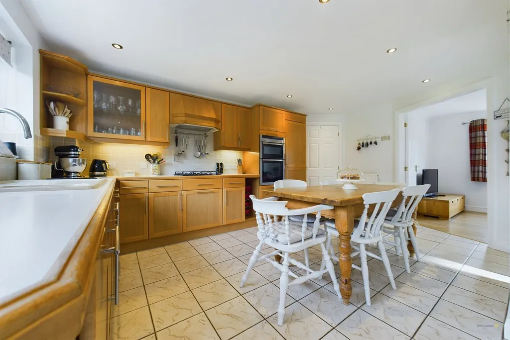 Oakover Close, Uttoxeter, photo 2