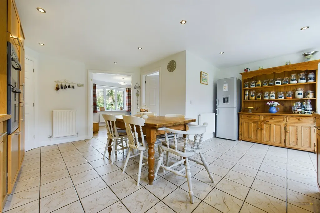 Oakover Close, Uttoxeter, photo 7