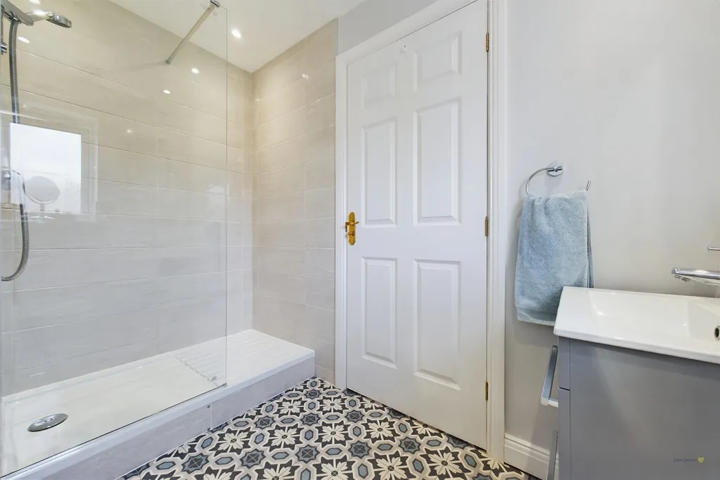 Oakover Close, Uttoxeter, photo 23