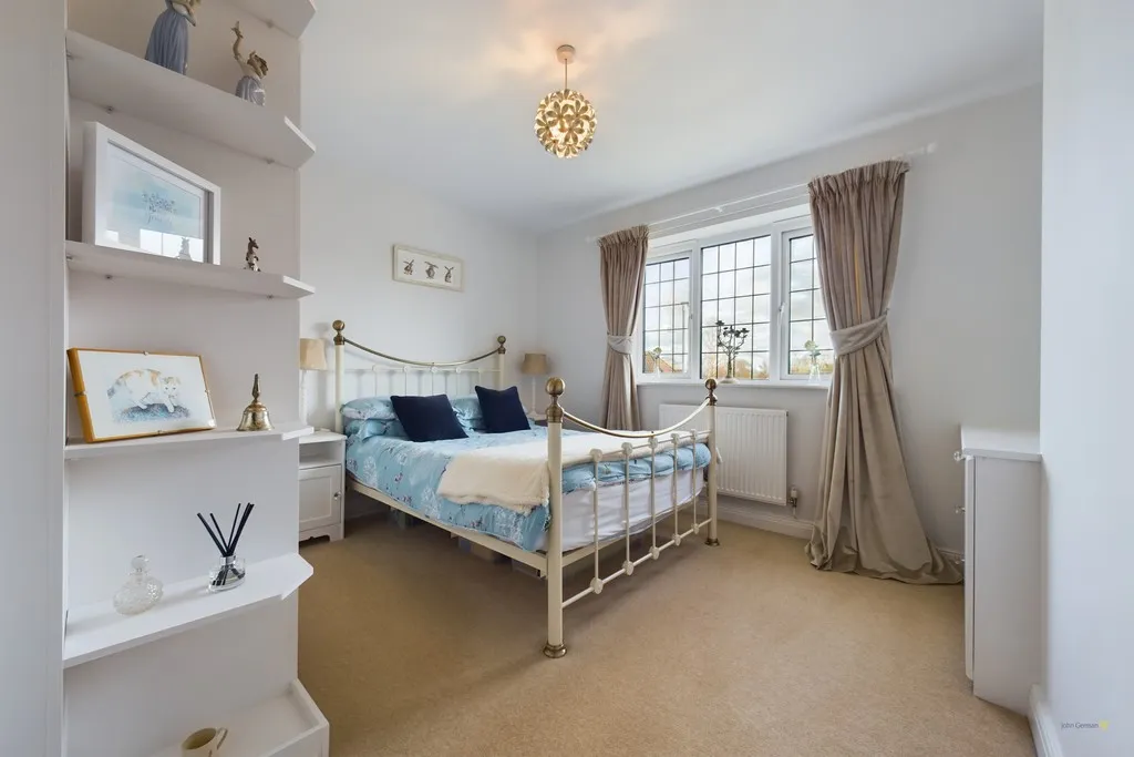 Oakover Close, Uttoxeter, photo 27