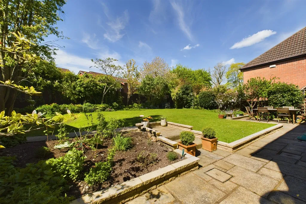 Oakover Close, Uttoxeter, photo 32