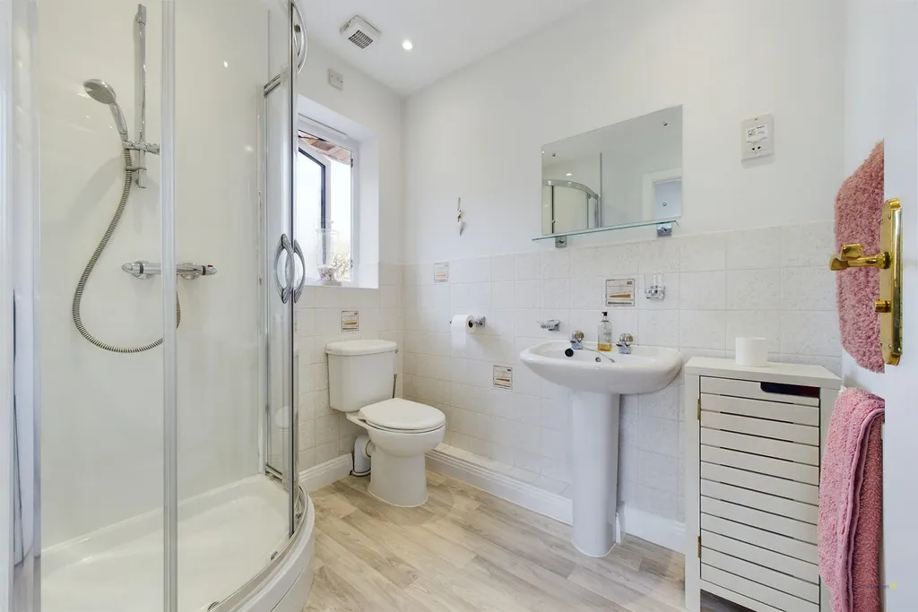 Oakover Close, Uttoxeter, photo 25