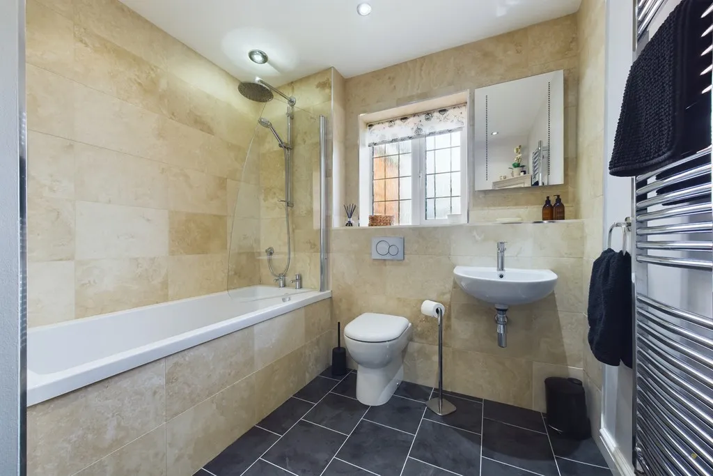 Oakover Close, Uttoxeter, photo 31