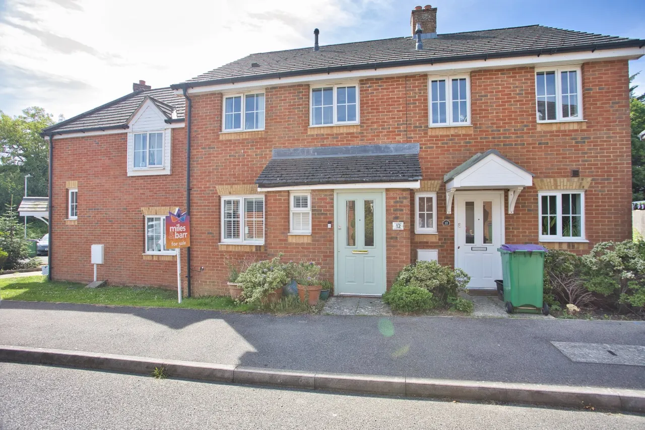 3 bed house for sale, Storey Crescent, Hawkinge, CT18