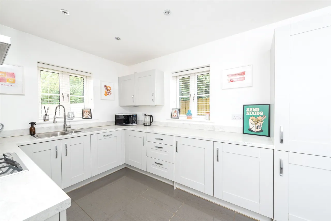 Blackhorse Drive, Old Stratford, MK19, photo 9