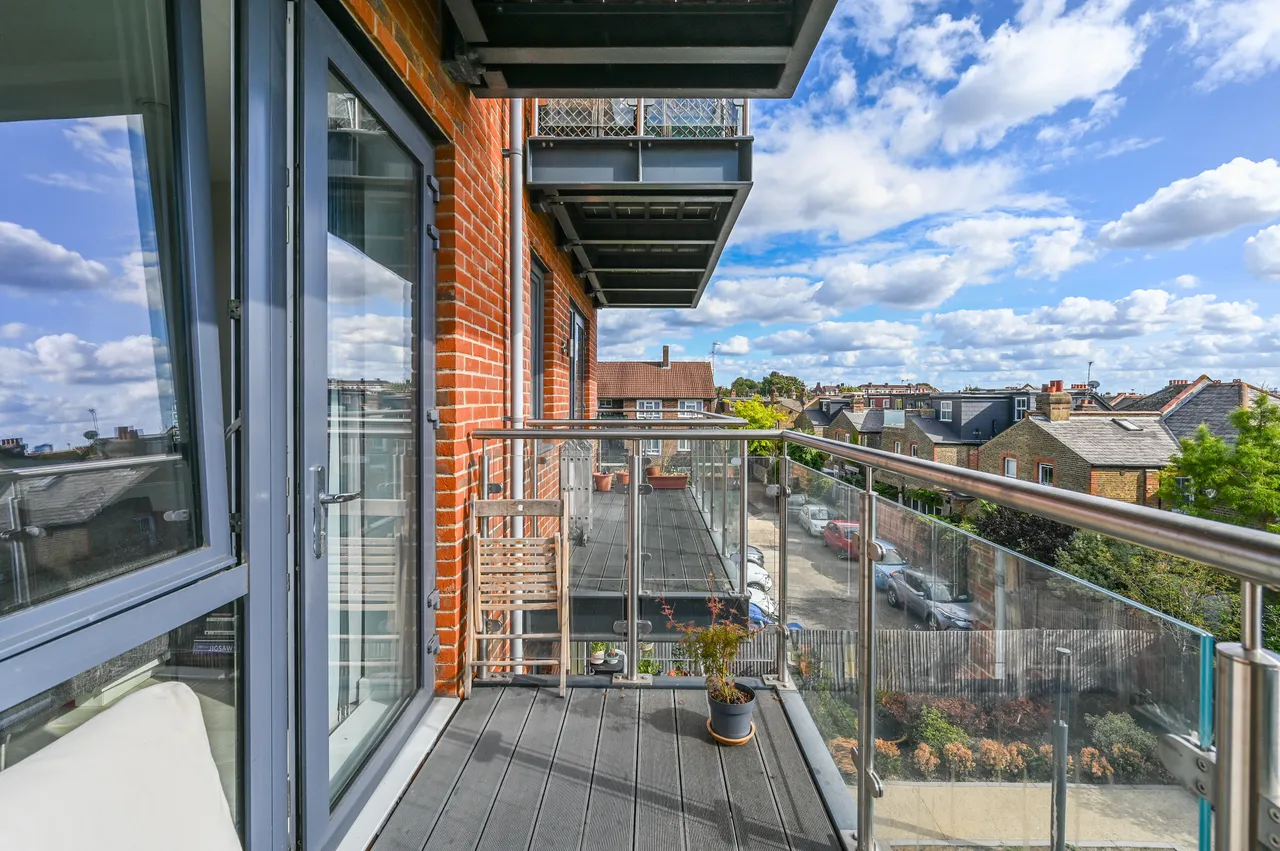 London, W3, photo 13