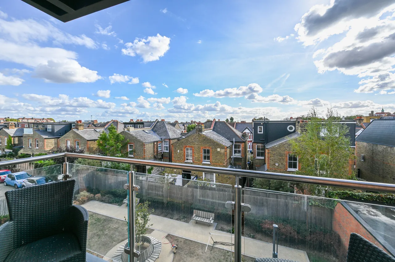 London, W3, photo 14
