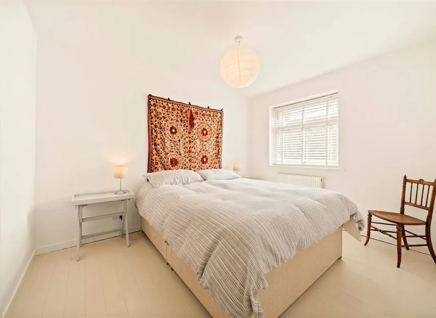 Allbrook Close, Teddington, TW11, photo 5