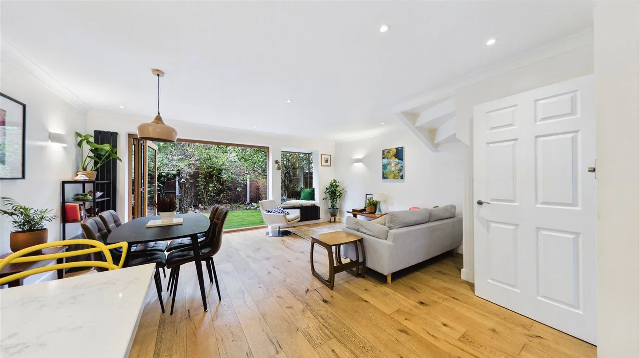 Langley Lane, SW8, photo 16