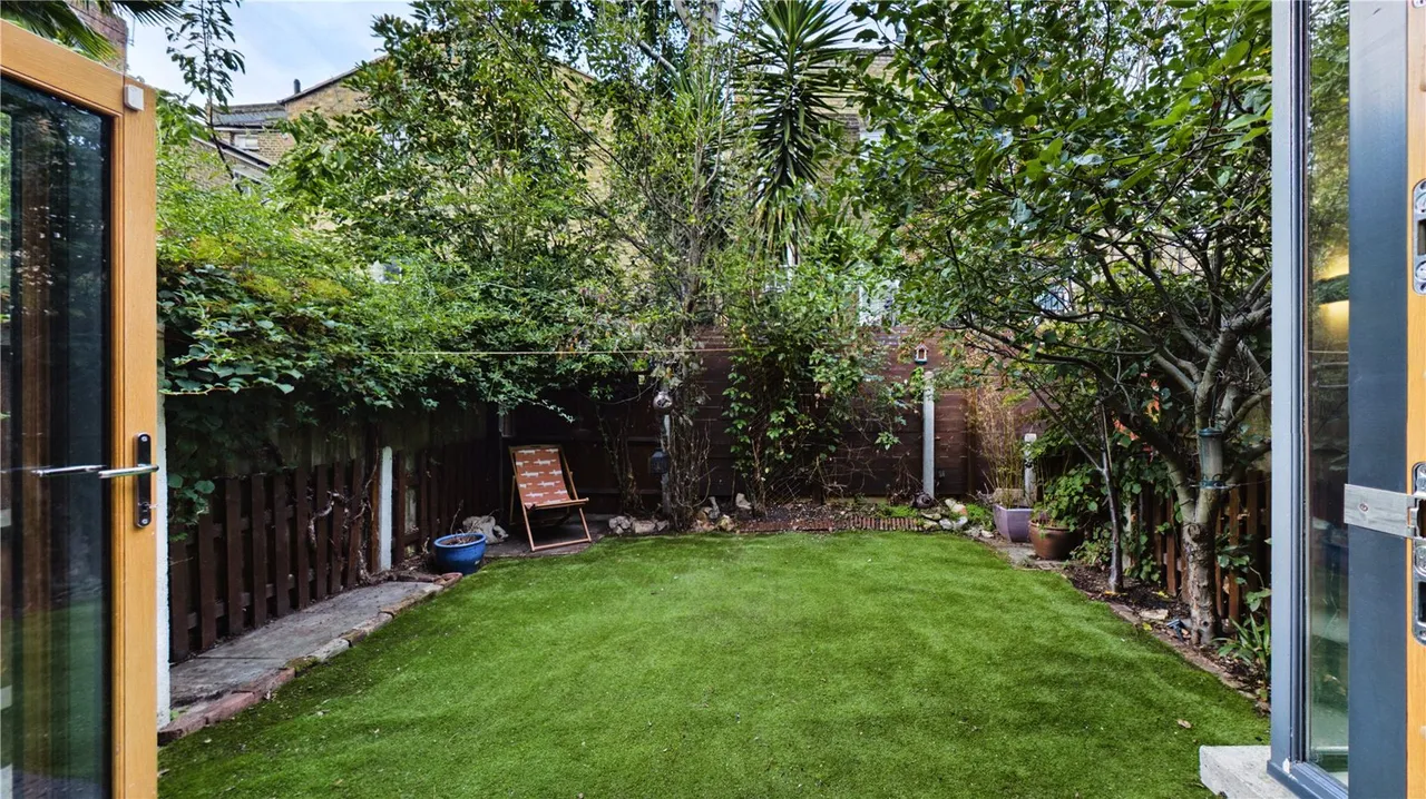 Langley Lane, SW8, photo 5