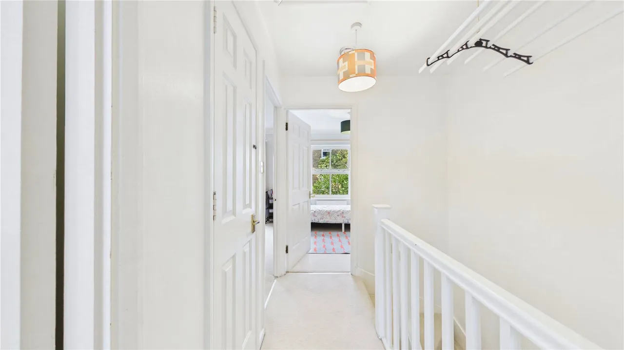Langley Lane, SW8, photo 13
