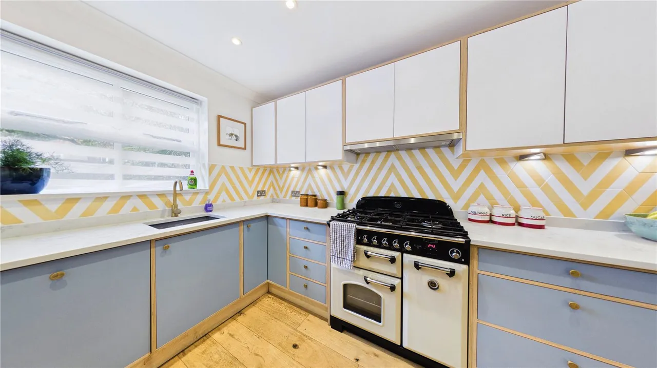 Langley Lane, SW8, photo 8