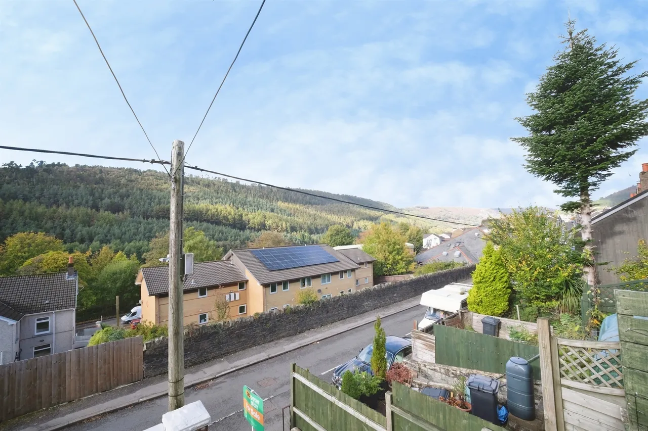 Richmond Road, Abertillery, NP13, photo 18