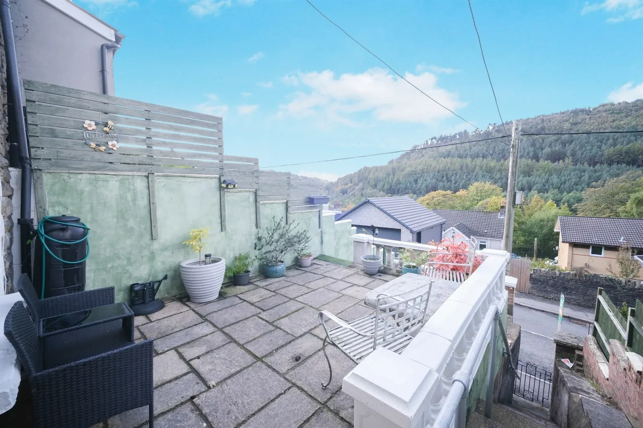 Richmond Road, Abertillery, NP13, photo 9