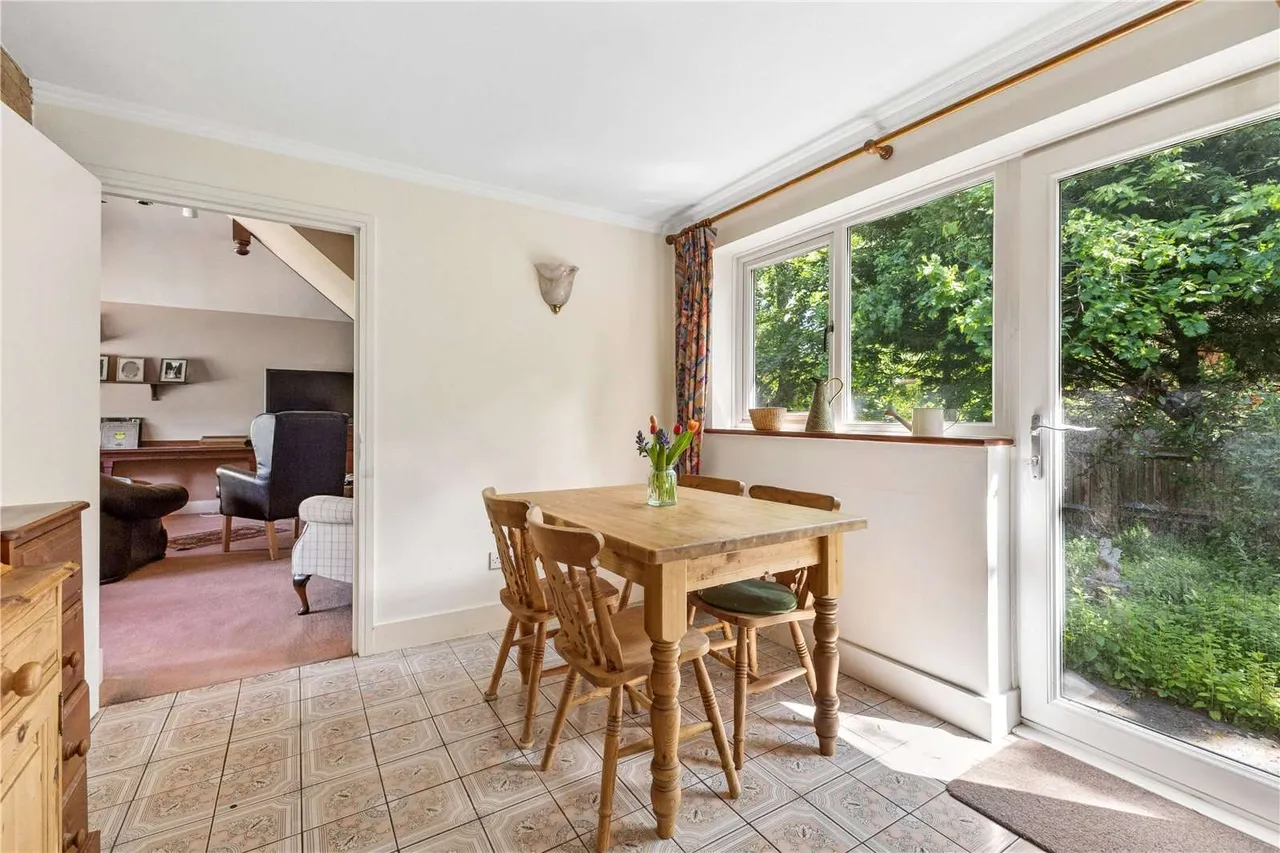 The Ridings, Cobham, Surrey, KT11 2PT, photo 8