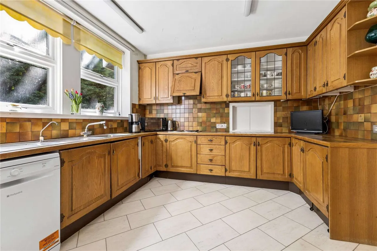 The Ridings, Cobham, Surrey, KT11 2PT, photo 5