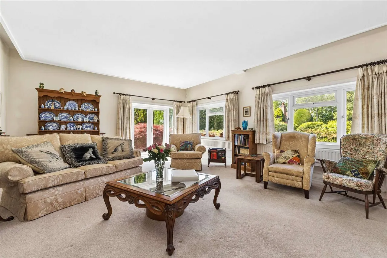 The Ridings, Cobham, Surrey, KT11 2PT, photo 3