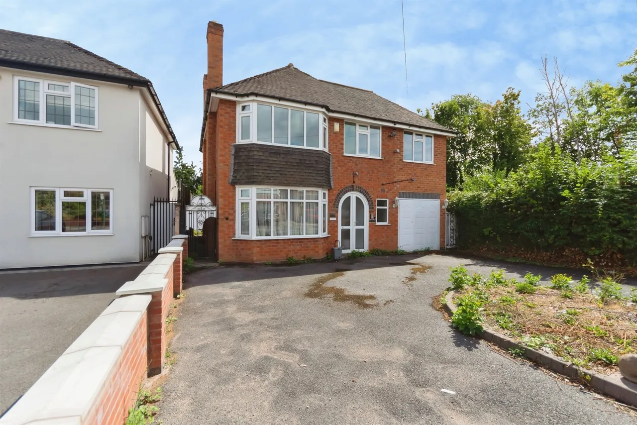 4 bed house for sale — Lawnswood Avenue, Shirley, Solihull