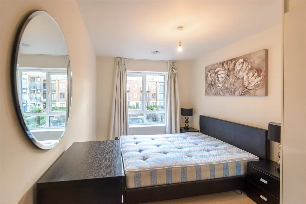 Boulevard Drive, Beaufort Park, NW9, photo 5