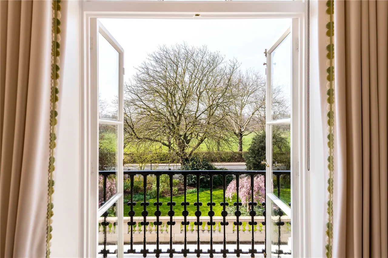 Cumberland Terrace, Regent's Park, London, NW1 4HP, photo 4
