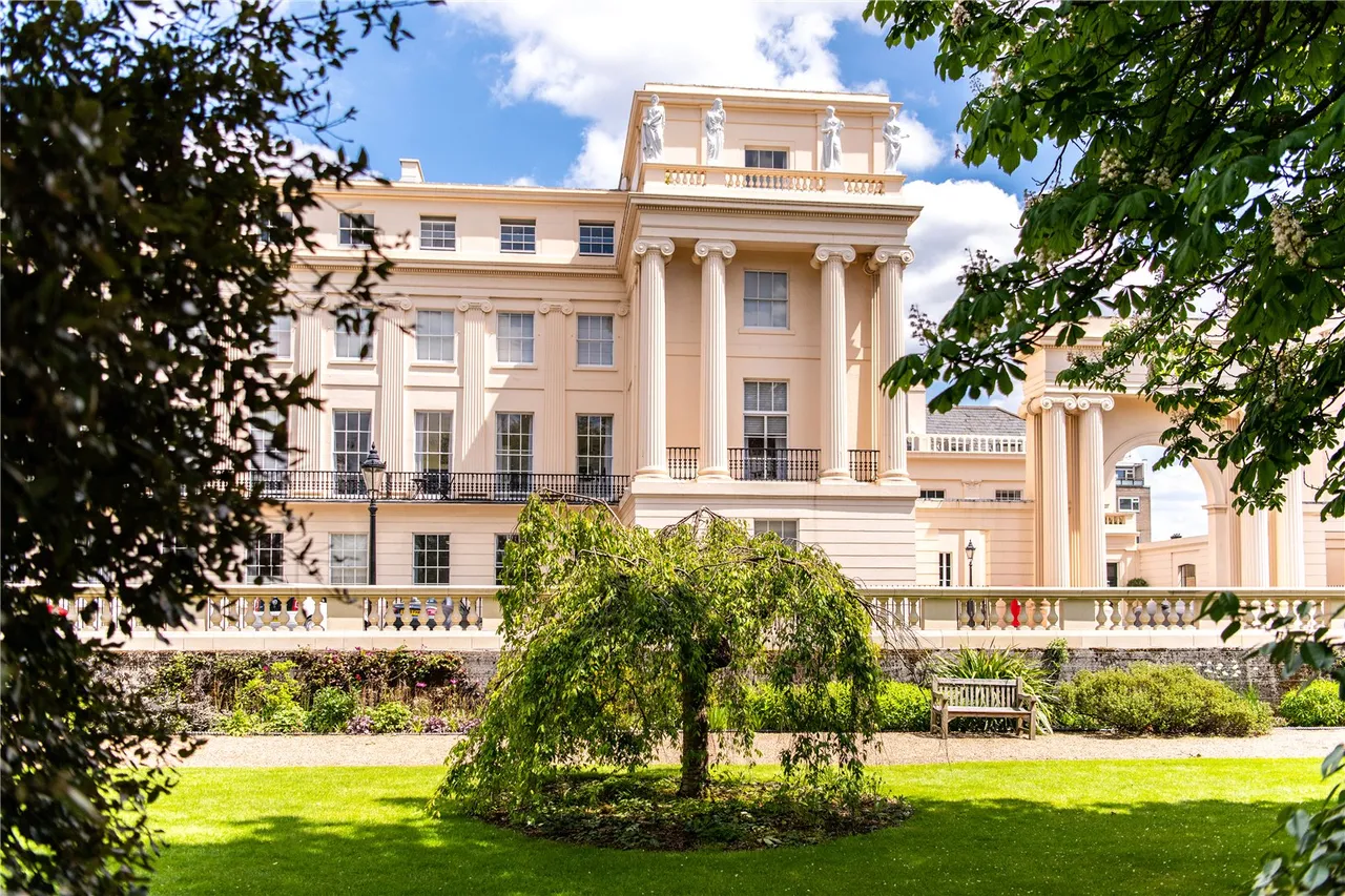 Cumberland Terrace, Regent's Park, London, NW1 4HP, photo 5