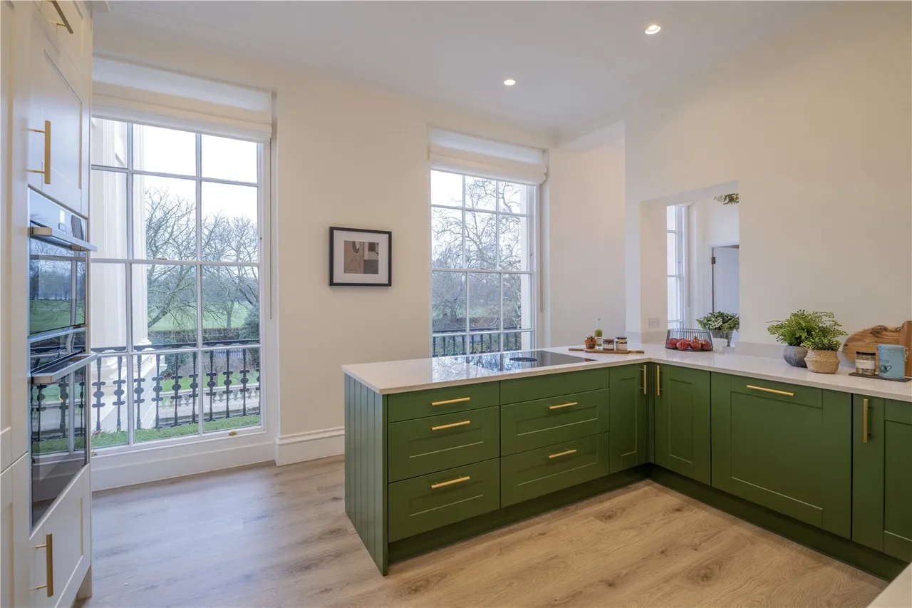 Cumberland Terrace, Regent's Park, London, NW1 4HP, photo 3