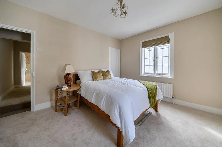 Russell Street, Windsor, SL4, photo 17