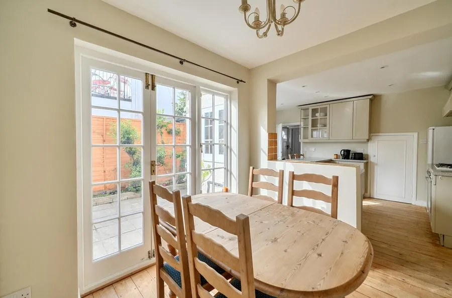 Russell Street, Windsor, SL4, photo 14