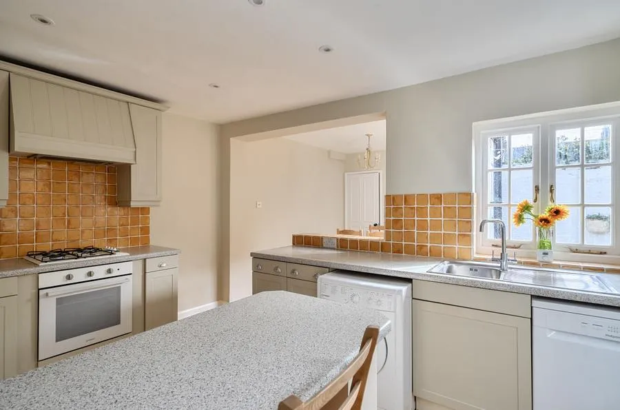 Russell Street, Windsor, SL4, photo 13