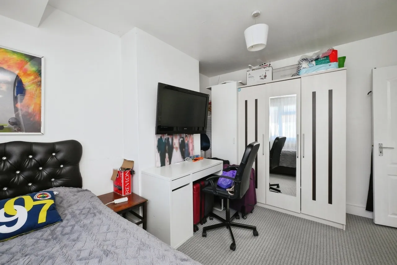 Aldridge Avenue, ENFIELD, Middlesex, EN3, photo 11