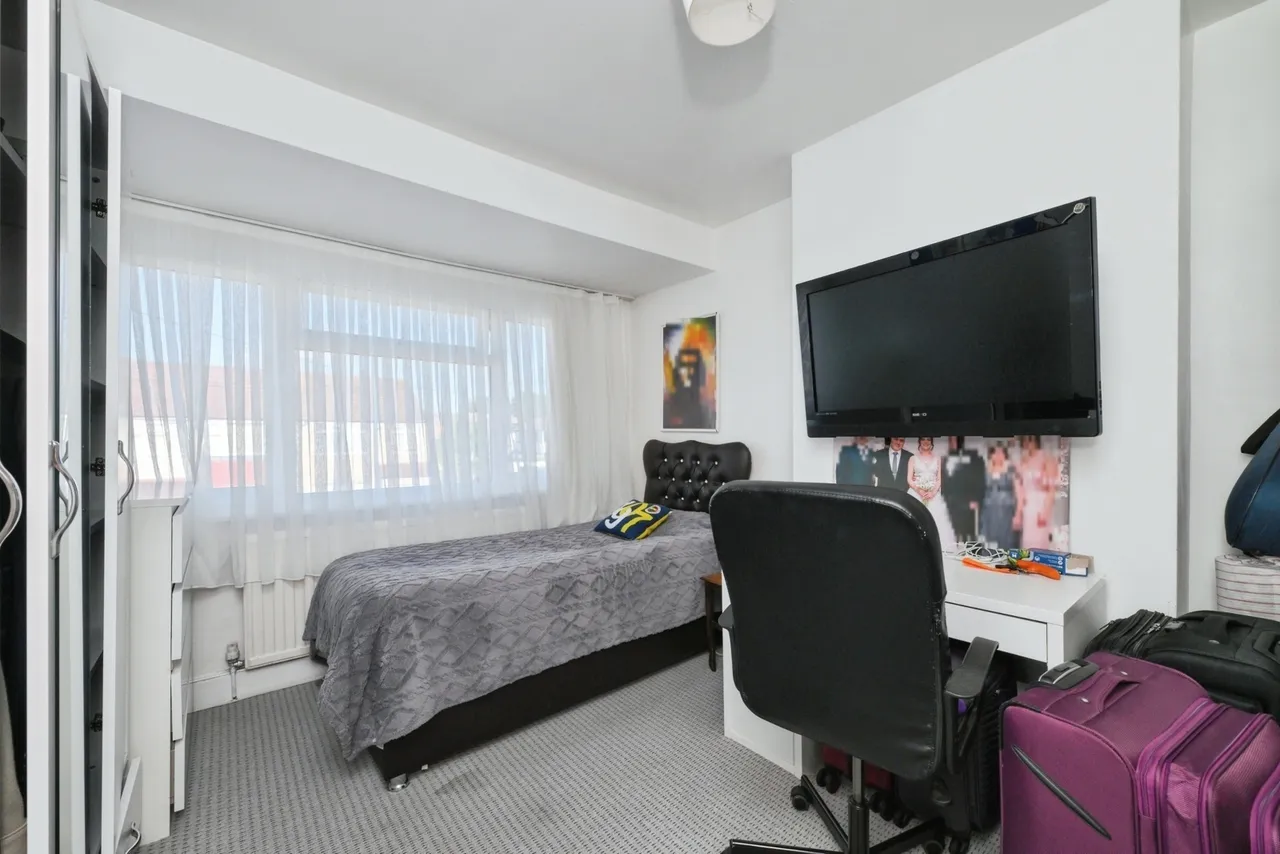 Aldridge Avenue, ENFIELD, Middlesex, EN3, photo 10