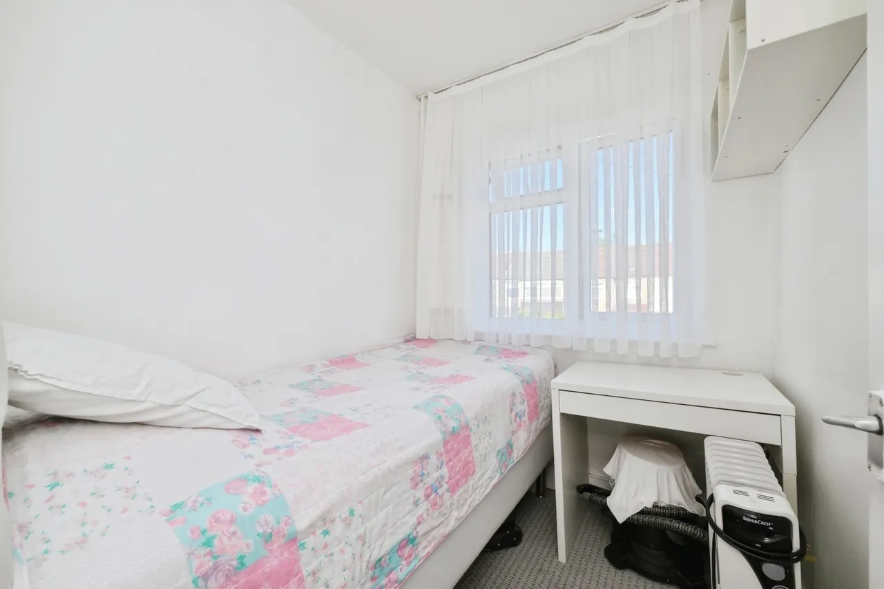 Aldridge Avenue, ENFIELD, Middlesex, EN3, photo 12