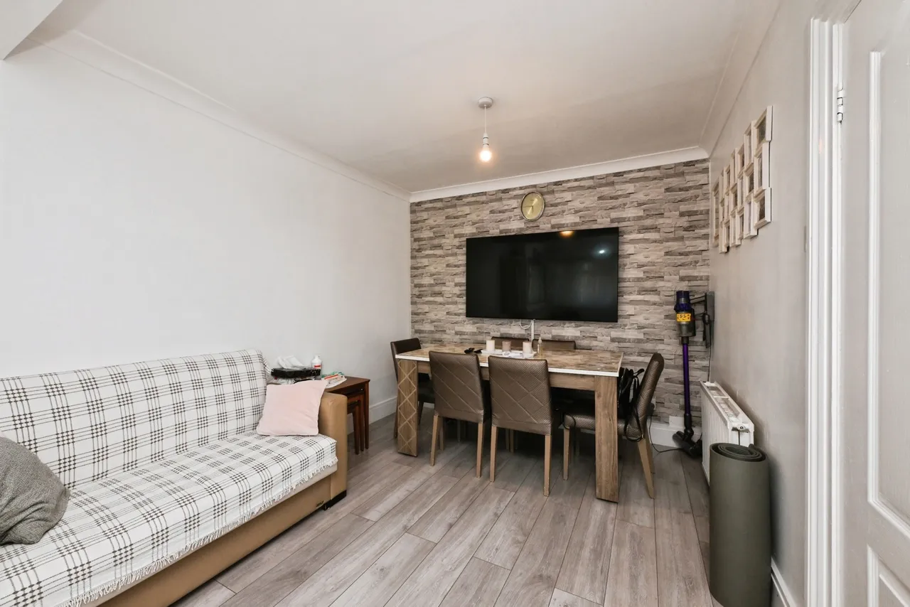 Aldridge Avenue, ENFIELD, Middlesex, EN3, photo 5