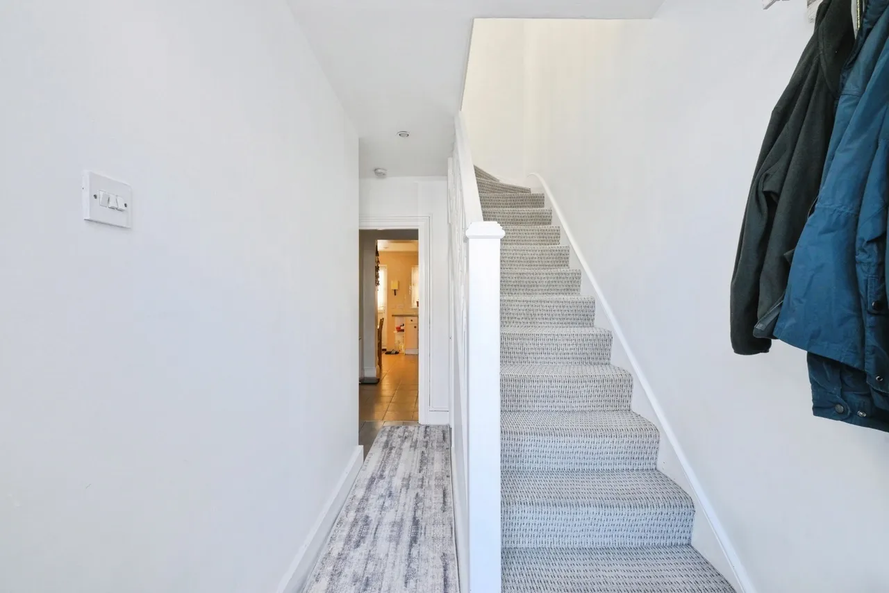 Aldridge Avenue, ENFIELD, Middlesex, EN3, photo 8