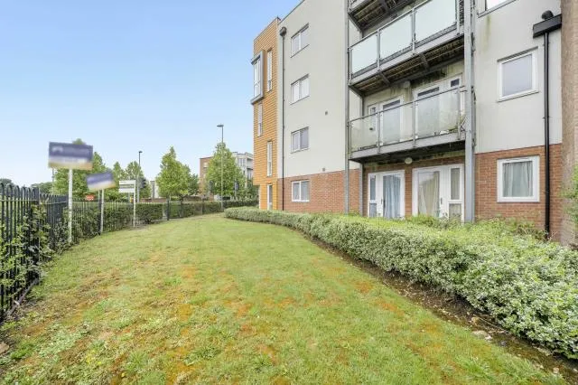John Hunt Drive, Basingstoke, RG24, photo 10