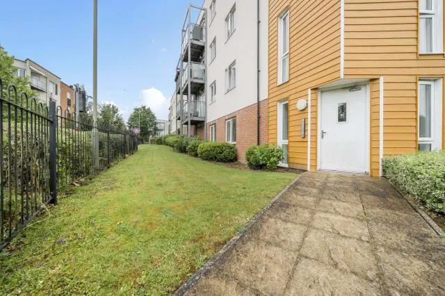 John Hunt Drive, Basingstoke, RG24, photo 13