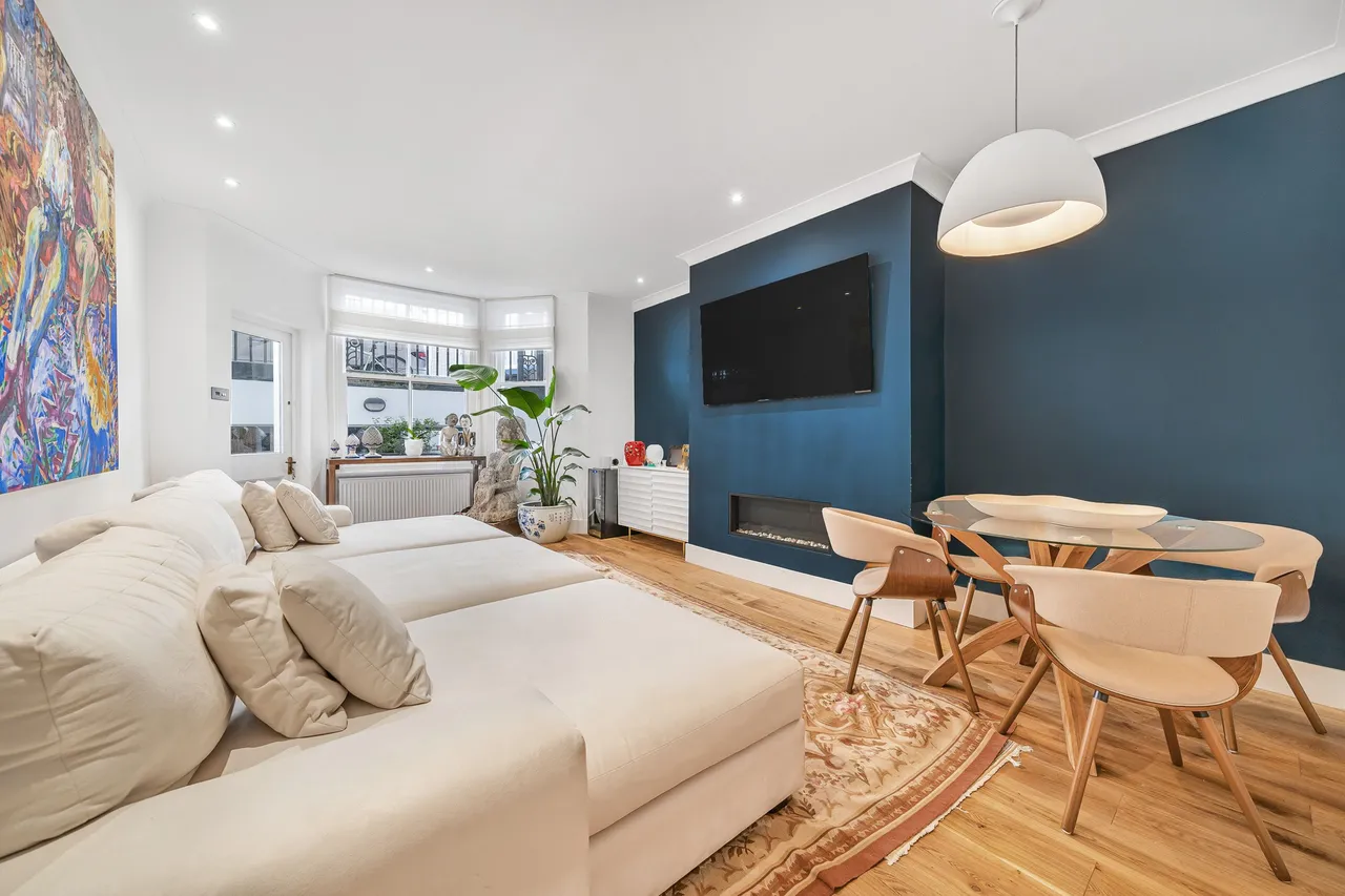 Flat A, 11 Cheniston Gardens, London, photo 4