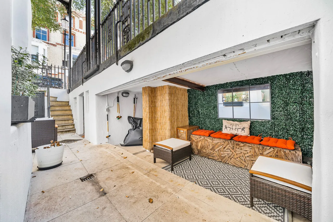 Flat A, 11 Cheniston Gardens, London, photo 9