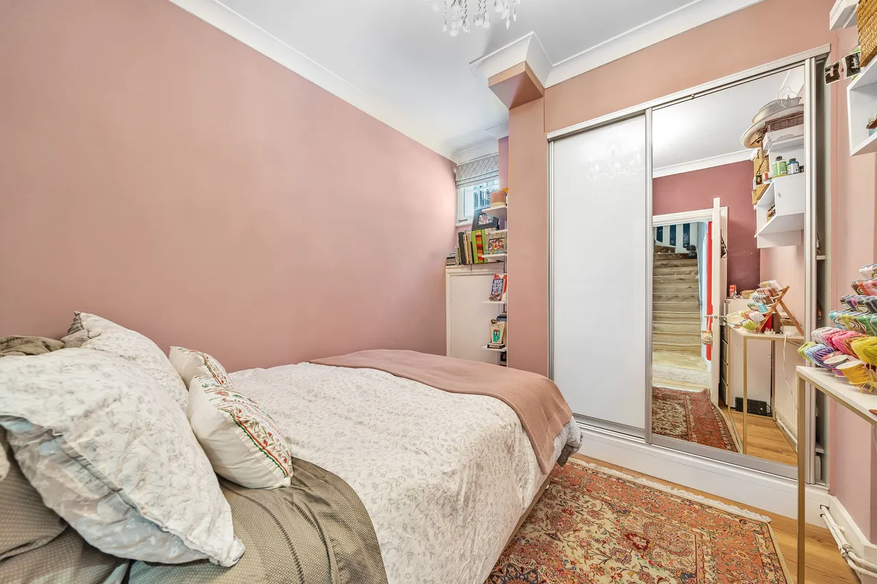 Flat A, 11 Cheniston Gardens, London, photo 6
