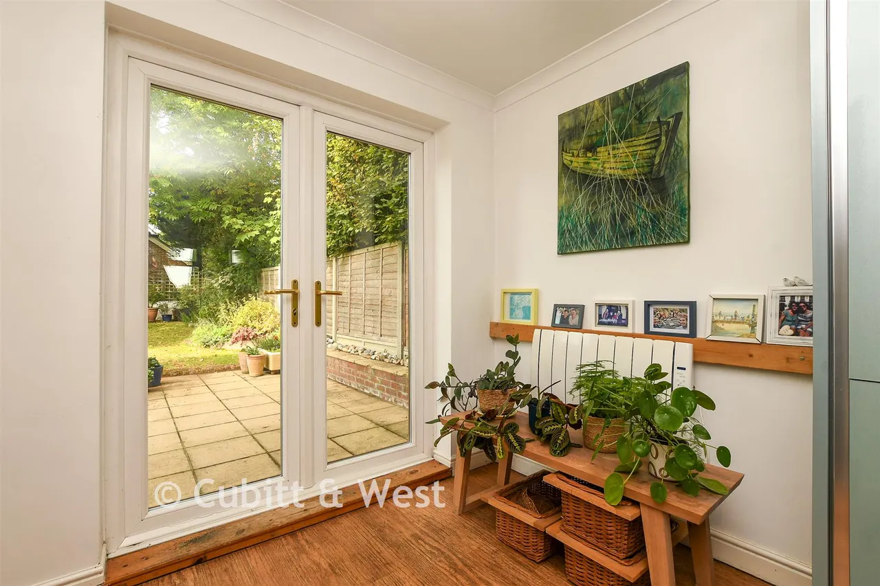 London Road, Pulborough, RH20, photo 6