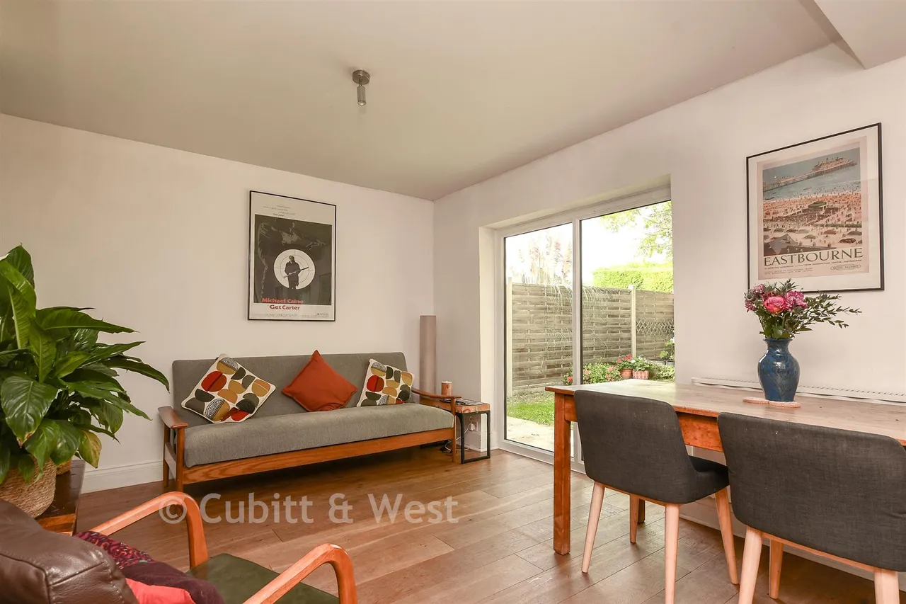 London Road, Pulborough, RH20, photo 8