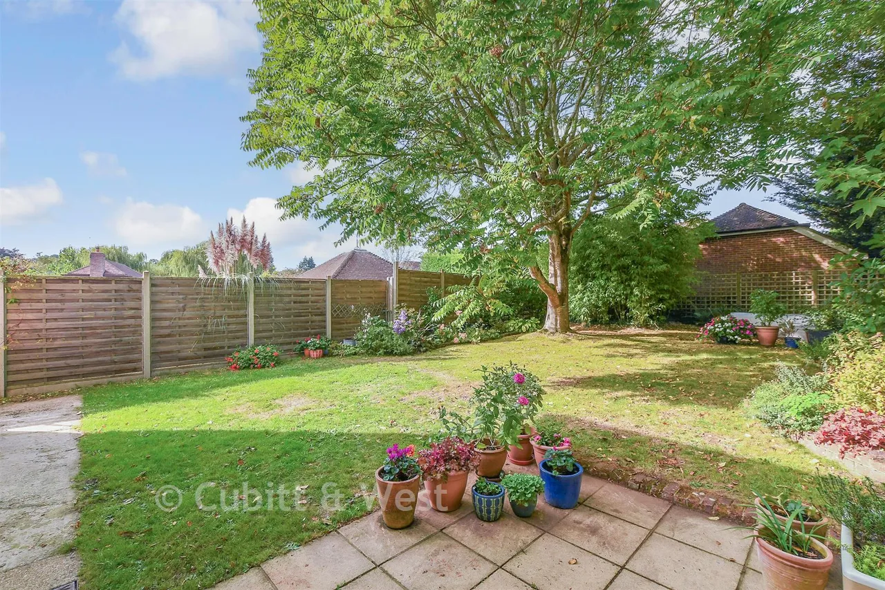 London Road, Pulborough, RH20, photo 16